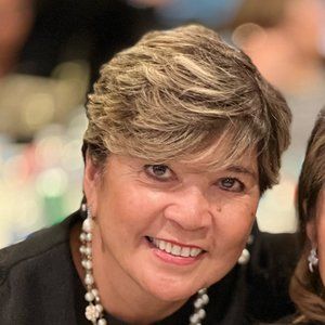 Meet your Posher, Leila